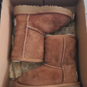 UGG Classic 5251TT Chestnut Toddler Size 6